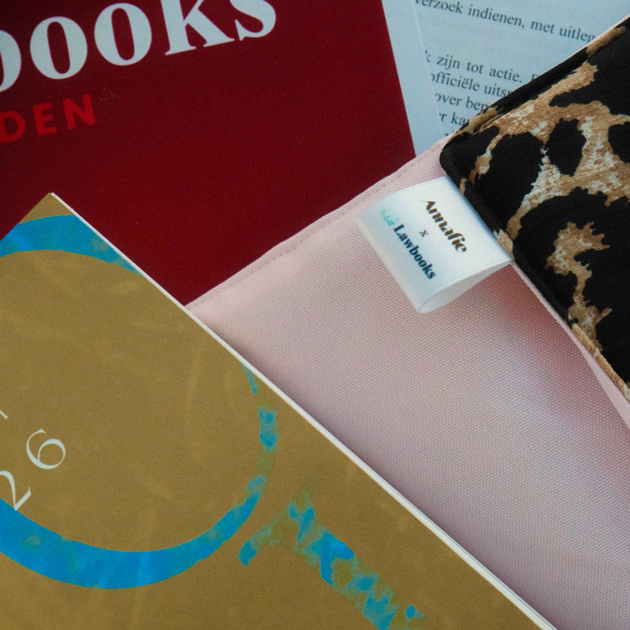 Lawbooks x Annafie Wettenbundelhoezen